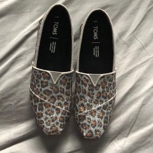 Toms silver glitter cheetah print slip ons